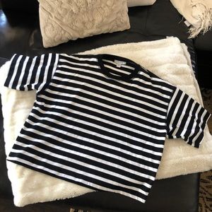 Topshop boxy crop tee.